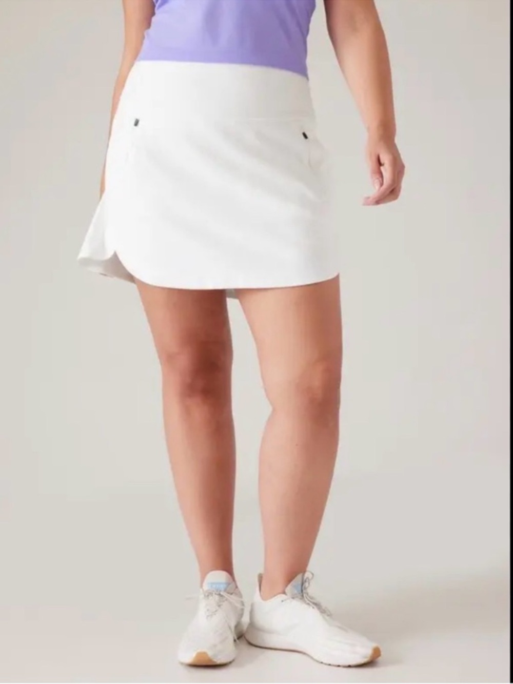 Athleta White Fairway 18” Golf/Tennis Skort With Side Pockets. Size Medium.